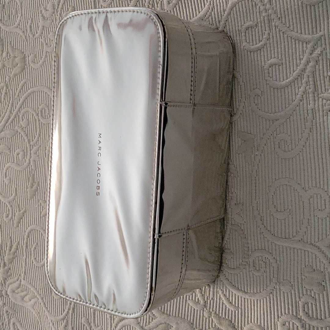 Preowned Marc Jacobs Silver Box